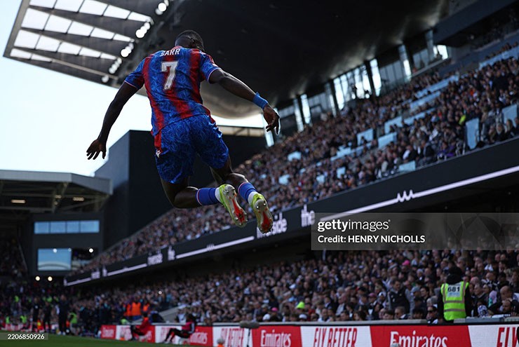 Fulham đấu với Crystal Palace